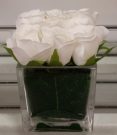 PL31-White Roses, 9 heads in glass vase