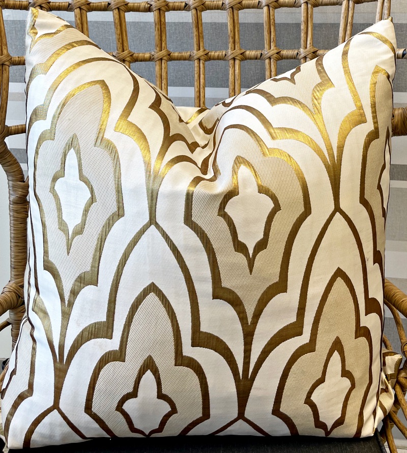 TC9901eGold Lame, Fleur De Lis The Rental Dept
